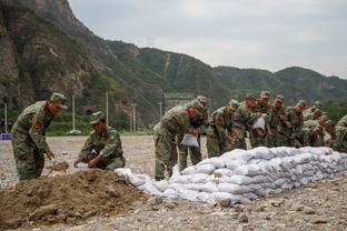 面包：基根-穆雷能成优秀的攻防一体球员 喜欢我们的38次助攻